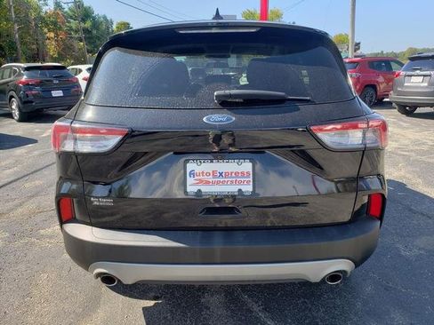 Used 2020 Ford Escape SE image 6