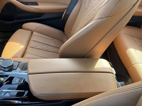 Used 2021 BMW 530i xDrive w/ Convenience Package image 19