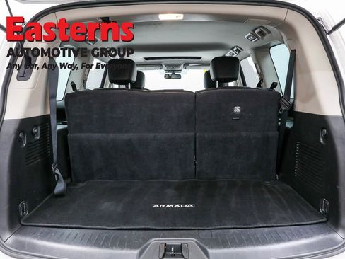 Used 2023 Nissan Armada SL w/ Captain's Chairs Package image 9