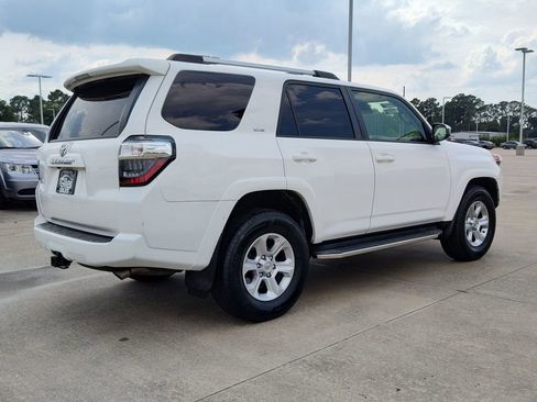 Used 2020 Toyota 4Runner SR5 image 7