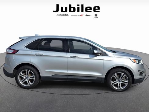 Used 2016 Ford Edge Titanium FWD image 38