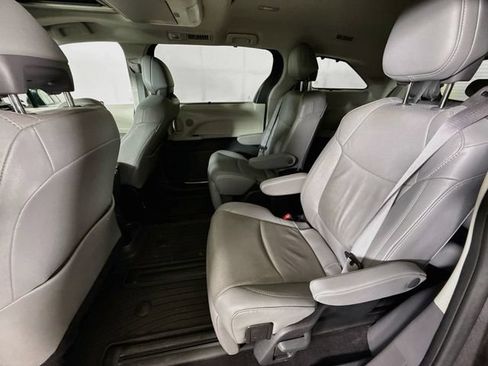 Used 2023 Toyota Sienna Limited AWD/4WD image 25