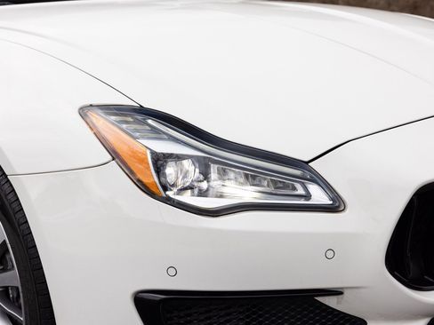 Used 2022 Maserati Quattroporte Modena image 15