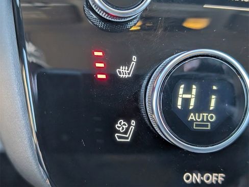 Used 2023 INFINITI QX60 Sensory w/ Cargo Package image 17