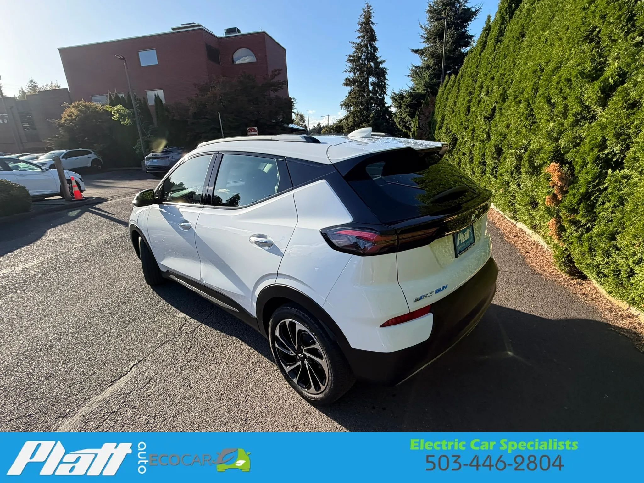 Used 2022 Chevrolet Bolt EUV Premier w/ Sun & Sound Package FWD image 7