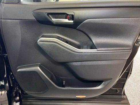 Certified 2023 Toyota Highlander XLE image 62
