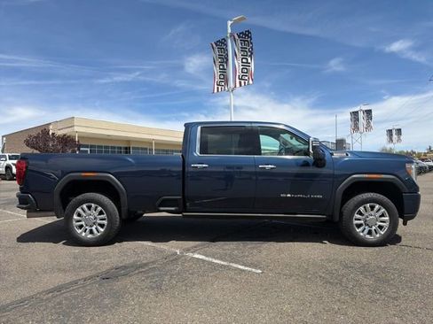 Used 2022 GMC Sierra 2500 Denali w/ Denali Ultimate Package image 2
