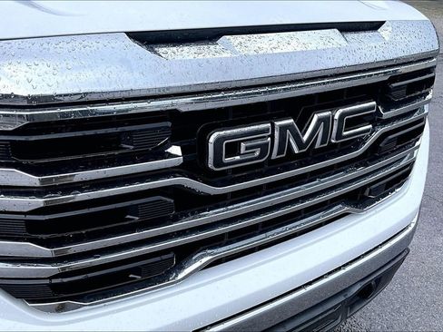 Used 2023 GMC Sierra 1500 SLT w/ SLT Premium Package AWD/4WD image 32