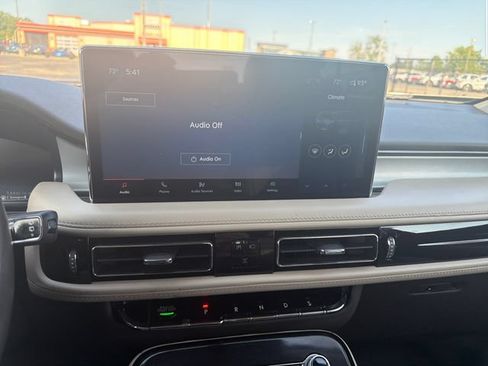 Used 2023 Lincoln Nautilus AWD image 20