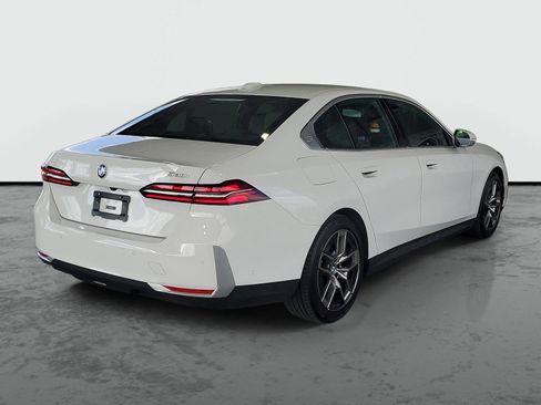 Used 2026 BMW 530i RWD image 2