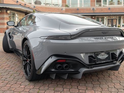 Used 2023 Aston Martin V8 Vantage Coupe image 43