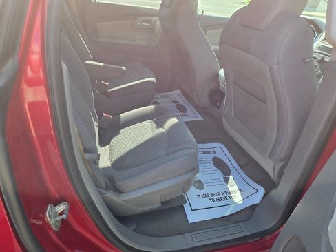Used 2012 Chevrolet Traverse LT image 16