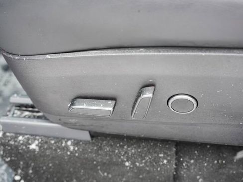 Used 2022 Tesla Model Y Performance image 23