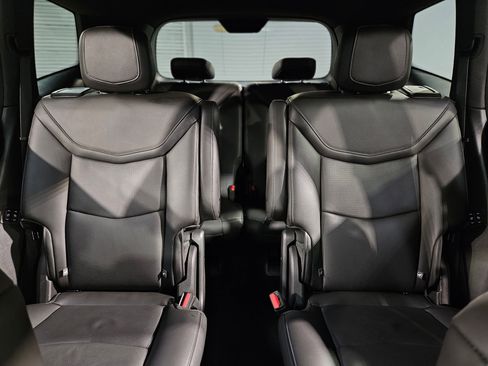 Used 2025 Cadillac XT6 Premium Luxury image 13