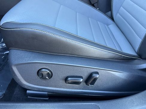 Used 2025 Volkswagen Jetta SE image 14