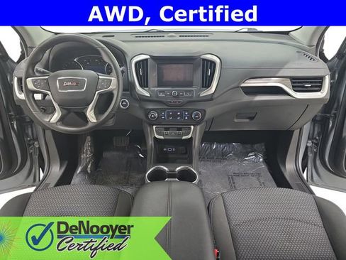 Used 2024 GMC Terrain SLE image 33