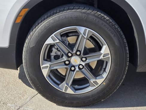 Used 2025 Chevrolet Blazer LT image 13