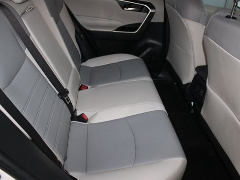 Used 2023 Toyota RAV4 XLE Premium image 32