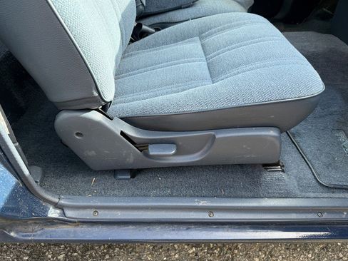 Used 1989 Toyota Pickup Deluxe image 10