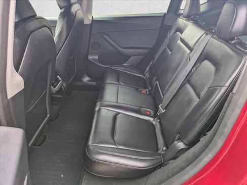 Used 2024 Tesla Model Y Long Range AWD/4WD image 18