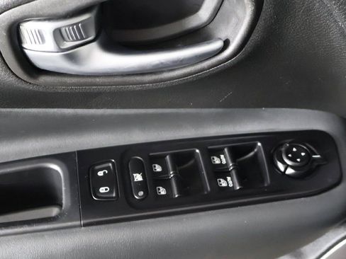Used 2022 Jeep Renegade Limited AWD/4WD image 32
