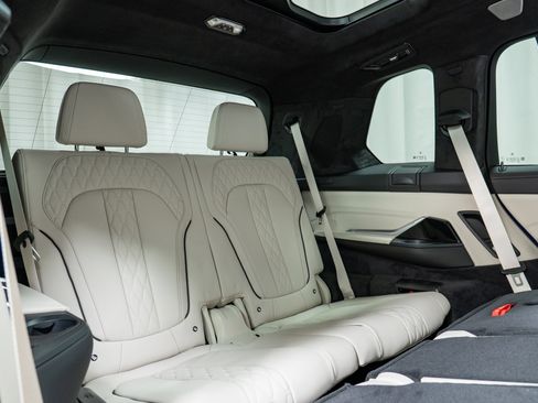 Used 2026 BMW X7 M60i AWD/4WD image 26