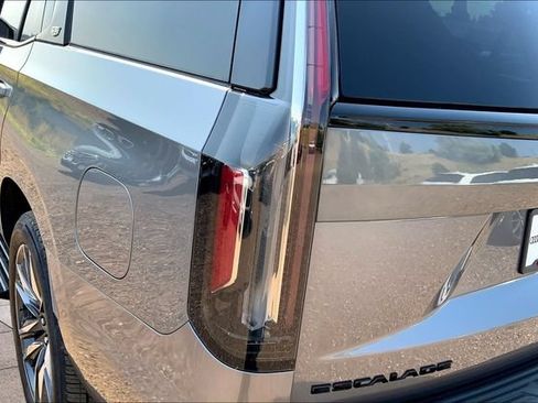 Used 2022 Cadillac Escalade Sport w/ Touring Package AWD/4WD image 29