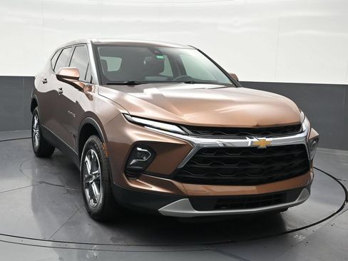 Used 2024 Chevrolet Blazer LT FWD image 8