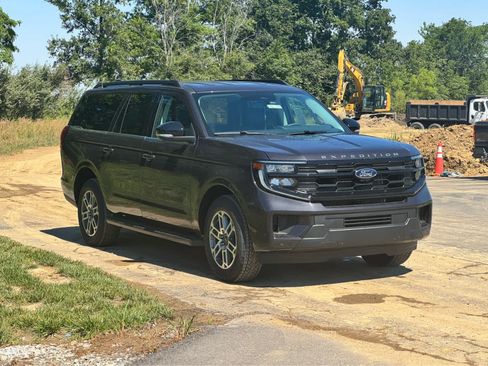 New 2026 Ford Expedition Max Active AWD/4WD image 2