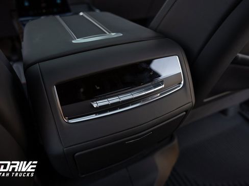 Used 2025 Cadillac Escalade Sport Platinum w/ LPO, ONYX Package image 25