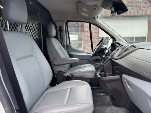 Used 2017 Ford Transit 150 130 Low Roof RWD image 31