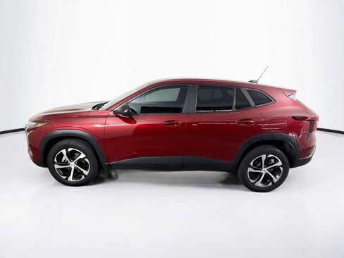 Used 2025 Chevrolet Trax RS w/ Driver Confidence Package FWD image 2