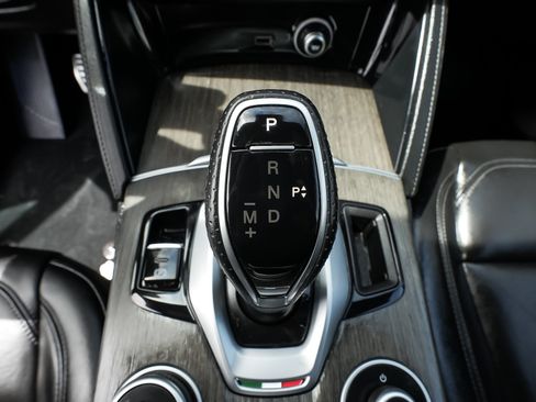 Used 2023 Alfa Romeo Stelvio Ti AWD/4WD image 26