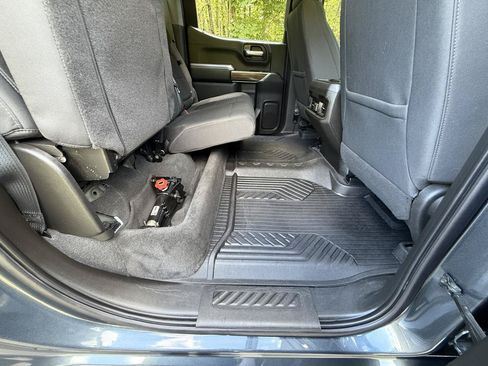 Used 2021 Chevrolet Silverado 1500 LT Trail Boss w/ Convenience Package II AWD/4WD image 39