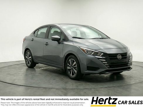 Used 2025 Nissan Versa SV image 1