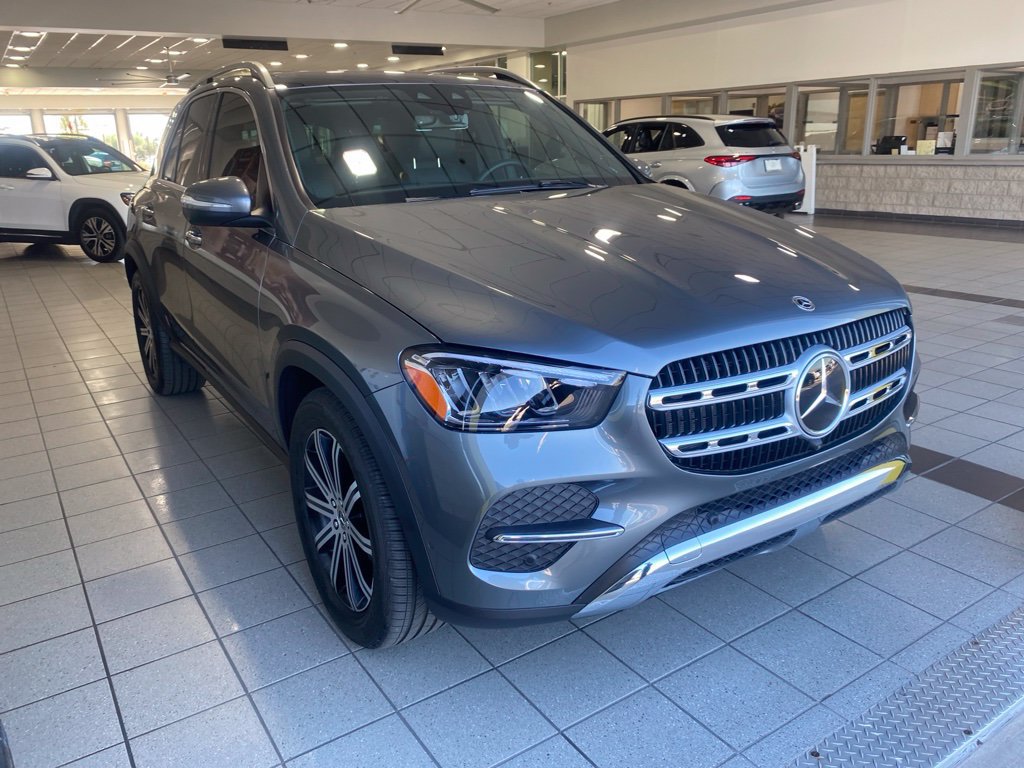 Used 2025 Mercedes-Benz GLE 450e 4MATIC image 3