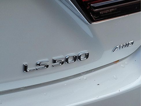 Used 2022 Lexus LS 500 AWD w/ Luxury Package image 9