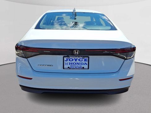 Certified 2023 Honda Accord EX image 9