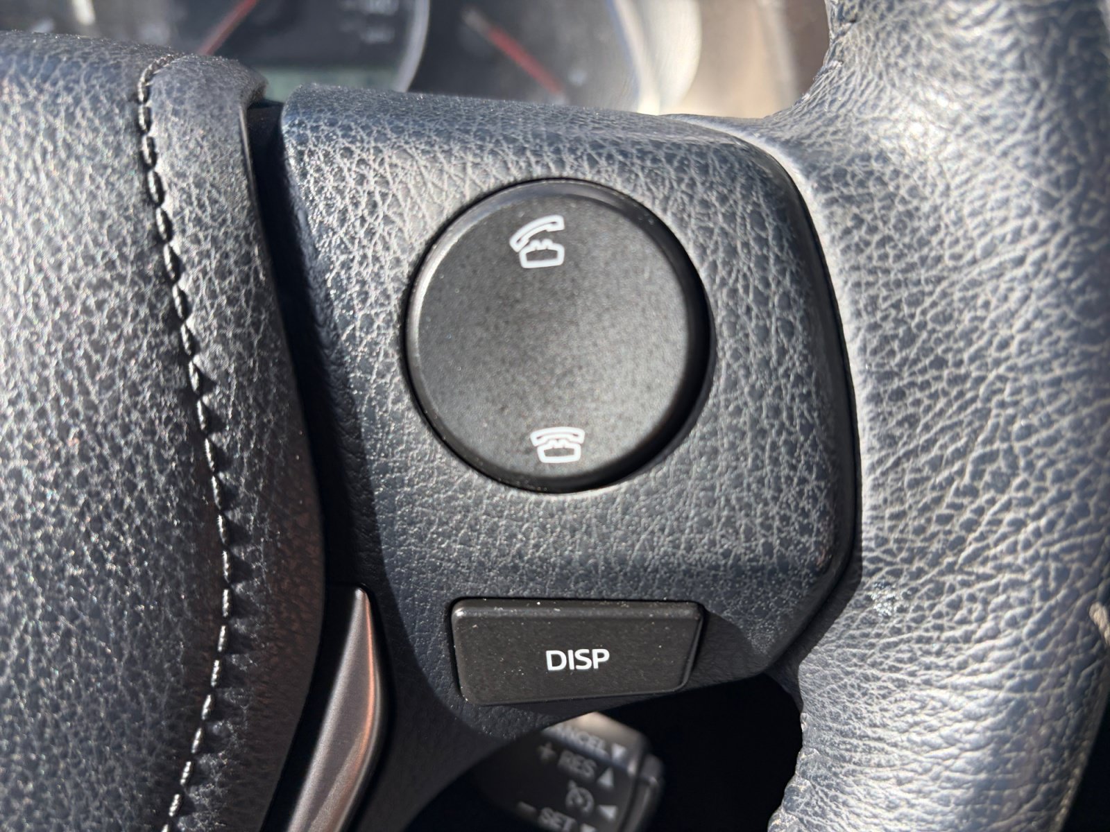 Used 2013 Toyota RAV4 Limited AWD/4WD image 17