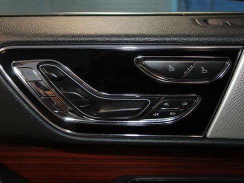 Used 2024 Lincoln Navigator Reserve AWD/4WD image 9