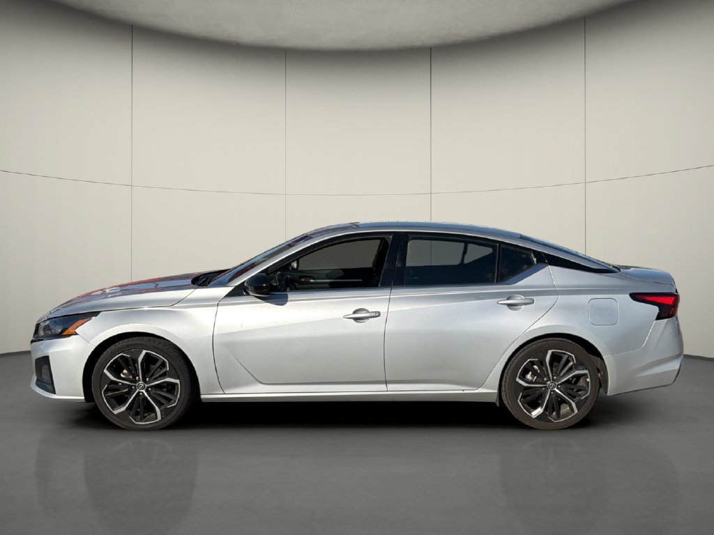 Used 2024 Nissan Altima 2.5 SR FWD image 4