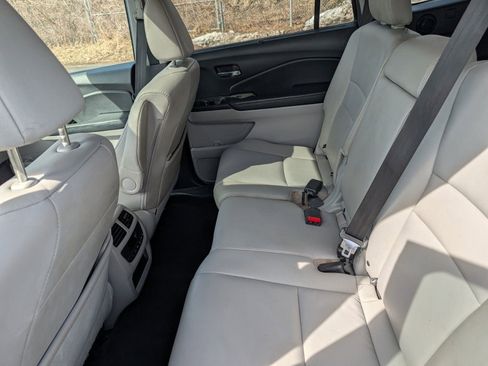 Used 2019 Honda Pilot EX-L image 19