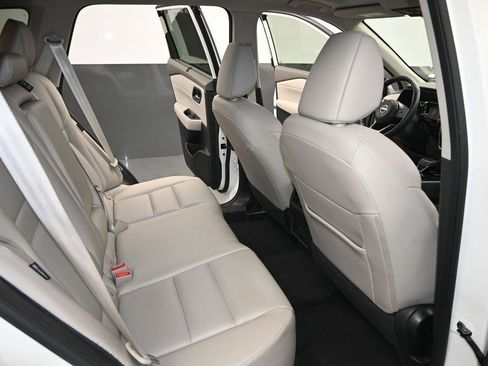 Used 2023 Nissan Rogue SV w/ SV Premium B Package image 27