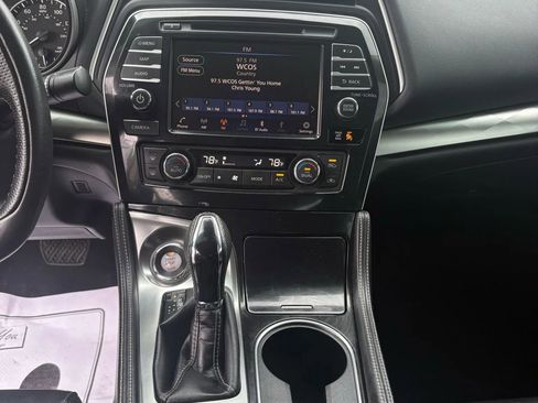 Used 2022 Nissan Maxima SV w/ Floor Mat Group FWD image 10