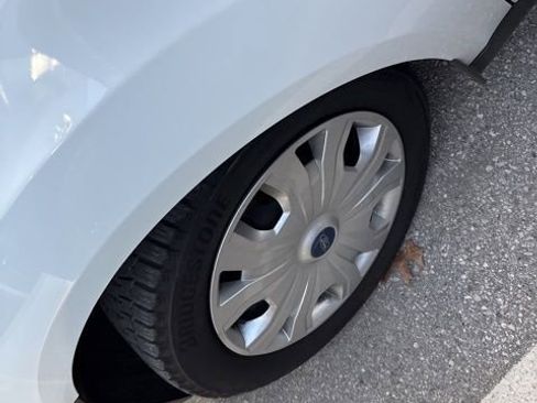 Used 2023 Ford Transit Connect XL image 8