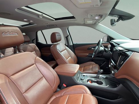 Used 2018 Chevrolet Traverse High Country AWD/4WD image 14