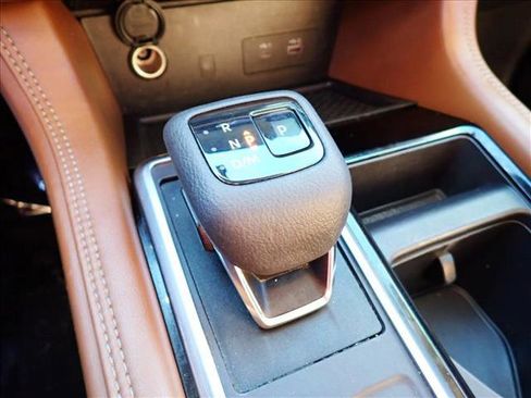 Used 2022 Nissan Pathfinder Platinum image 22