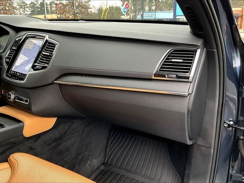 Used 2023 Volvo XC90 T8 Ultimate image 19