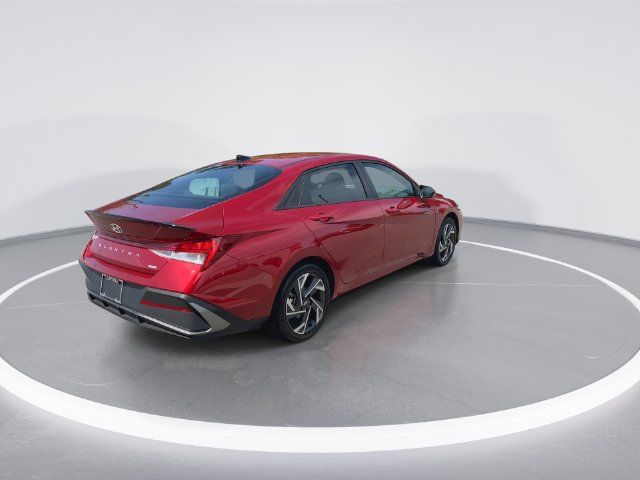 Used 2025 Hyundai Elantra SEL FWD image 8