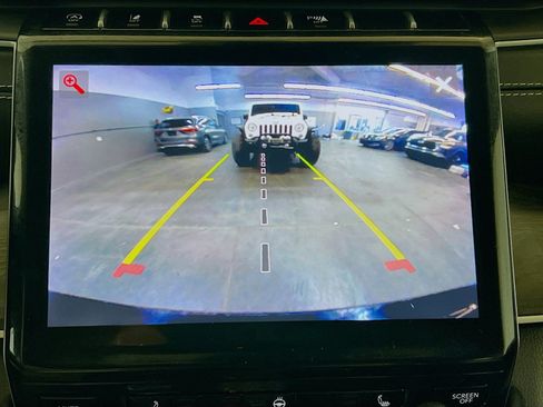 Used 2024 Jeep Grand Cherokee Limited AWD/4WD image 10